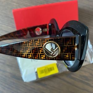Fendi Logo Cat Eye Sunglasses